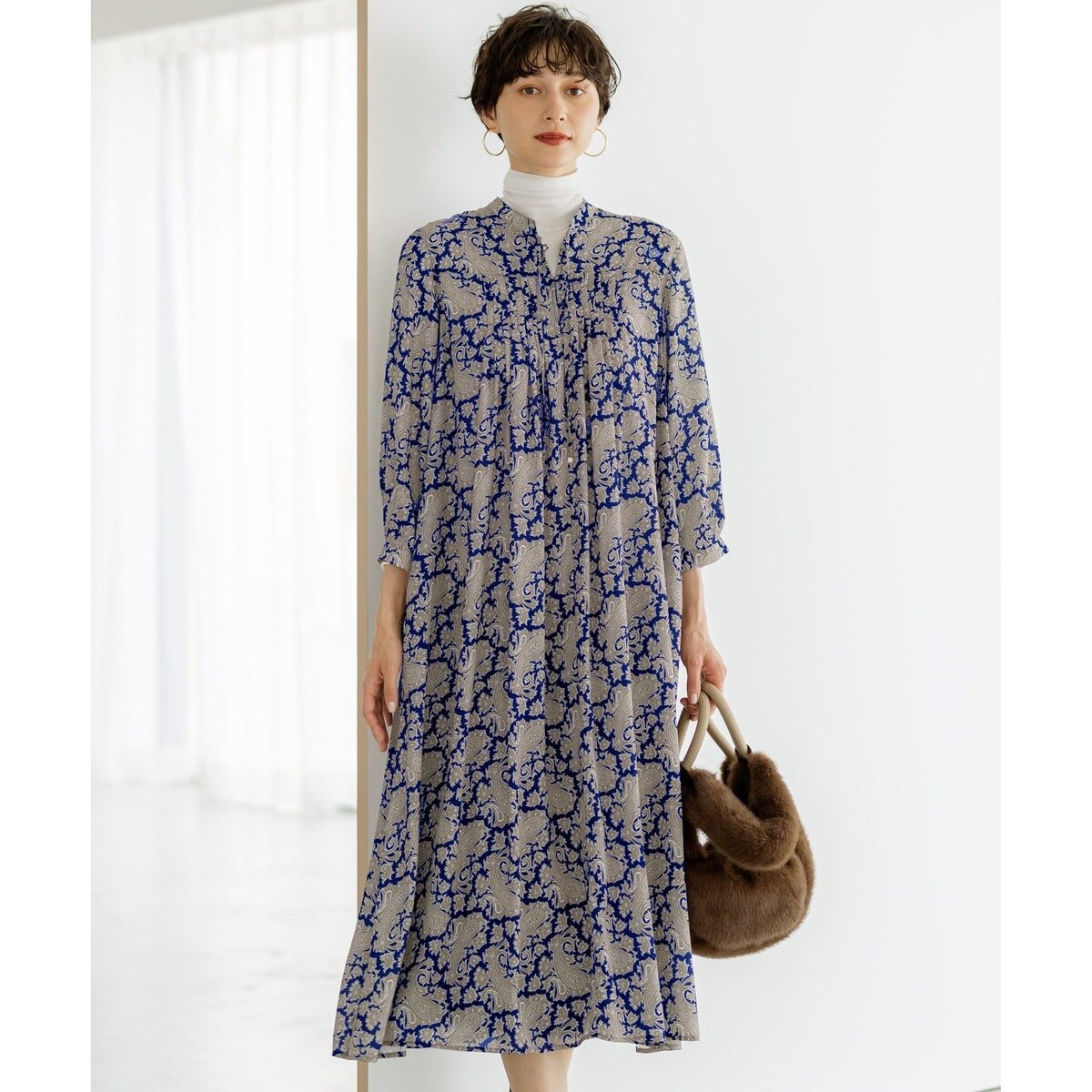 カップインフィットアンドフレアドレス