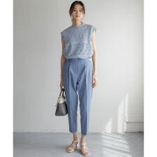 組曲(KUMIKYOKU)のスーパーライトストレッチテーパード パンツ