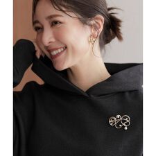 組曲(KUMIKYOKU)のメタルラインパールポイントブローチ