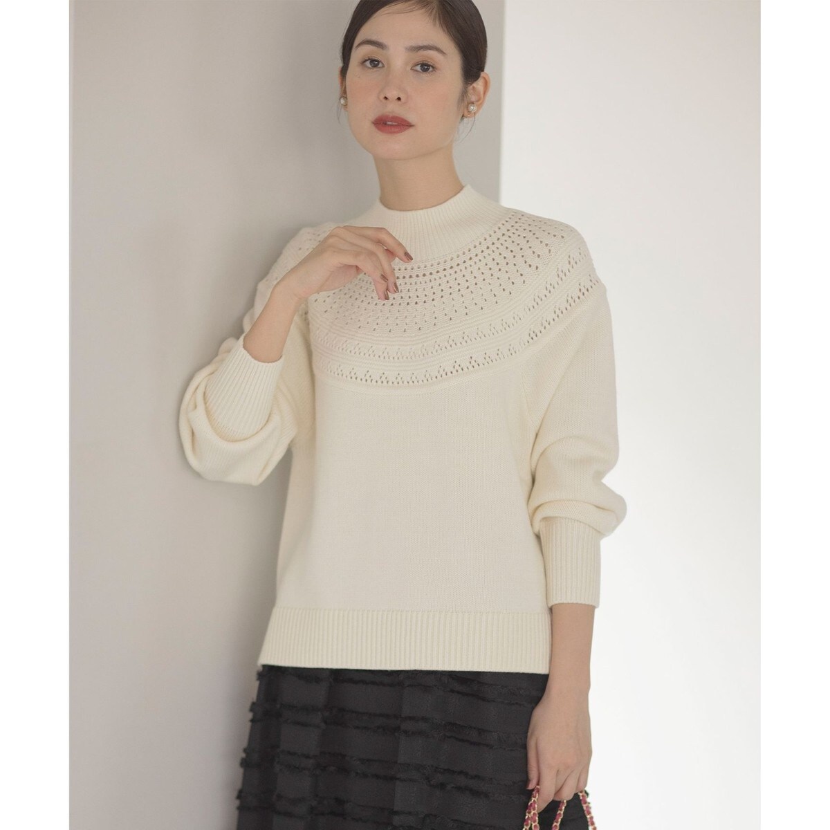 【WEB限定カラーあり】透かし編みバルキーハイネックニット WEB限定カラーあり】透かし編みバルキーハイネックニット | 組曲