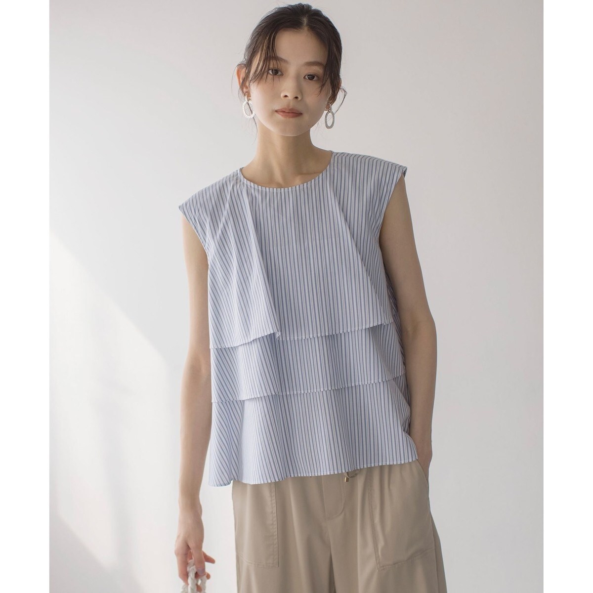 WEB限定】コットンレーヨンシャーティングノースリーブ ブラウス 