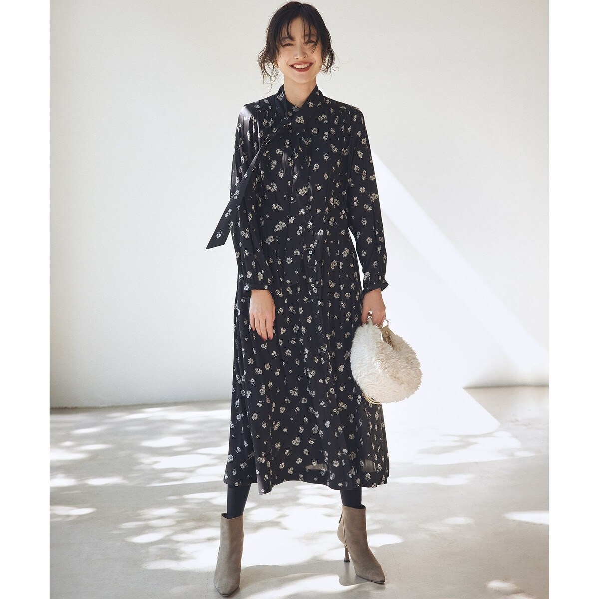 ギャザーライトデシンボウタイ付き ワンピース | 組曲(KUMIKYOKU