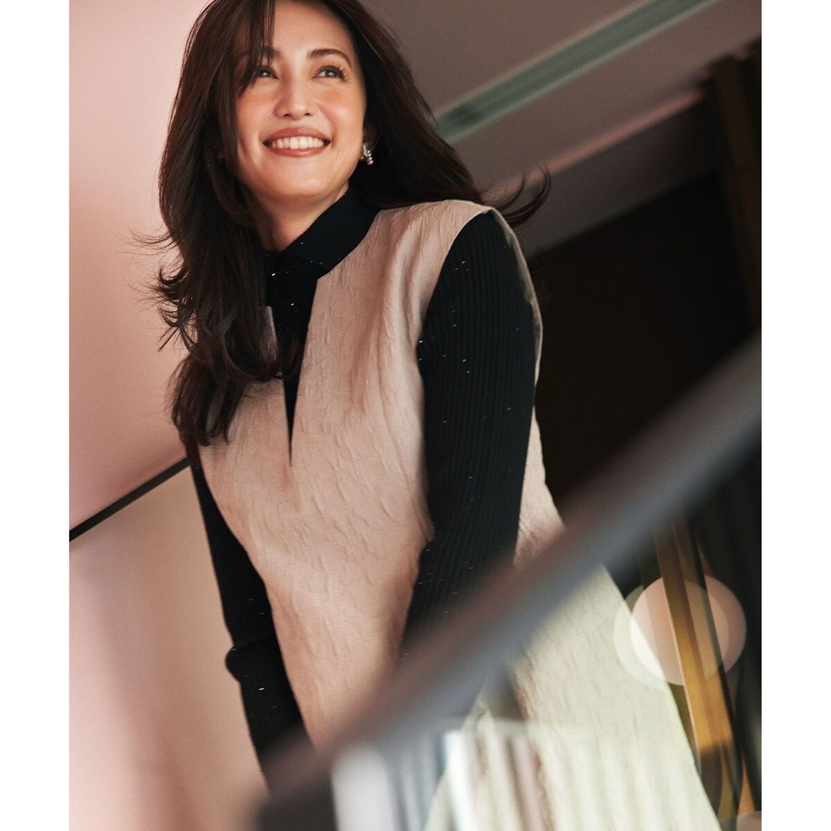 【前後着用・手洗い可】ELENAスパンコール襟デザイン ニット 前後着用・手洗い可】ELENAスパンコール襟デザイン ニット