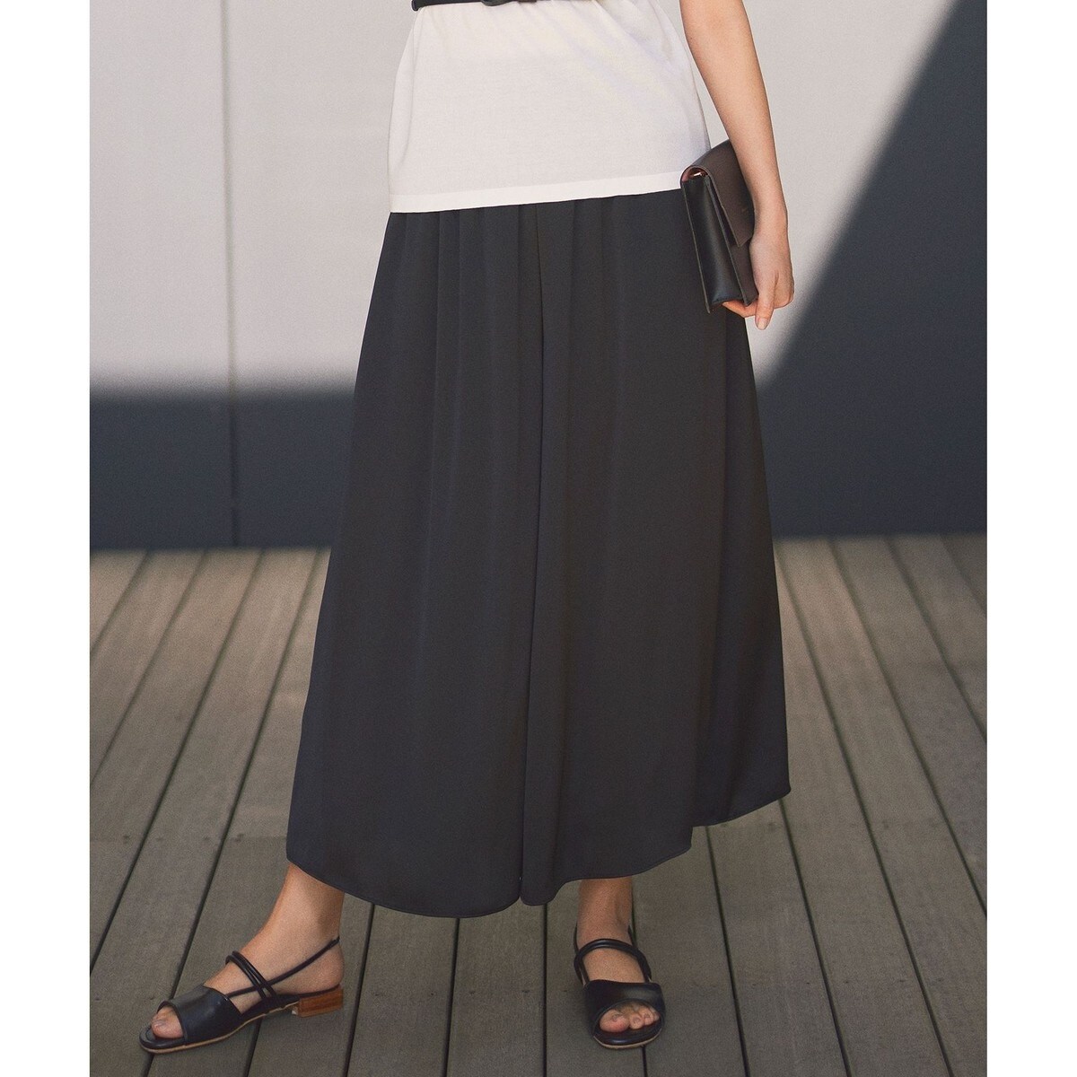 自由区【ウエストゴム・洗える】セミブライトサテンギャザー パンツ（サイズ46） カタログ掲載・セットアップ対応・ウエストゴム・洗える】セミブライト