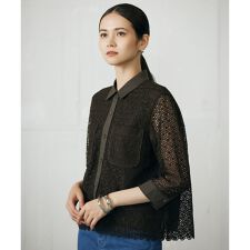 【ドラマ「明日はもっと いい日になる」着用】【洗える】ジオメトリックフラワーレースクロップド丈シャツ