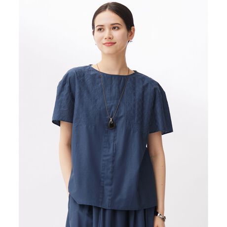 [^ԁFBLWRGA0004]s^bNƎhJł肪؂₮TuEXfUCOgɓꂽs^bNLɕ`ꂽ@ׂȎhJA[bp̃AeB[NuEX̂悤ȕ͋CvI[o[uEXłBhbvƍL߂̑ŁA_ȃVGbgTuEXɎdグ܂B悭Jo[钷ŁA{gI΂킹₷fUCłBhɂԉMatsurika Flowers(}cJt[)Ƃ̃R{[VACełByMatsurika Flowerszh_Ɋ{lt[fUCi[Mariko KinoshitaɂMatsurika FlowersBԂi`Ȕ𐶂AE̗jJ`[𒅑zɁAre[WƃAeB[Ngݍ킹X^ClCłBEFfBOCxgŃt[AWg肪قA[NVbvJÂĂ܂BfރZ[XnĐ@ۂƃRbggpi`ȂJWA߂ȂAKxȃnƊ炩ȔG肪̑fނłBƂ^b`ɂĒ₷AڐG⊴@\tŐ鏋Ăɂ߂̑fނłBhJɎꂽ`[t́A_AWjAȂǉĂɍ炭Ԃ𒊏ۓIɕ`Ă܂B㎿ȐnȂ悤@ׂȃeNjbNpAՂƎgpJbg[N{AfUC̍ƃeNjbN̑@ׂhJfނłBfރACeVcuEX(BLWRGA0003)vI[o[uEX(BLWRGA6701)XJ[g(SKWRGA0003)Vcs[X(OPWRGA0003)摜̓TvgpĂׁAۂɂ͂鏤iƎdlAHATCY኱قȂꍇ܂B\߂BBe̓sAۂ̏iƐFقȂČꍇ܂B