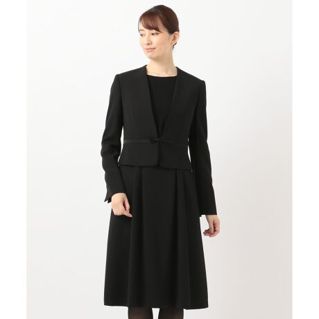 [^ԁFARKFGM0051]y5~21ΉzWPbgƃs[XZbgɂȂATufUCs[XFs[X́A EGXg̃TeؑւƏ߂̃{ANZgɂȂĂ܂B{͎Oł܂Bs[X̏gׂ͍߂̃^bNfUC̃|CgɂȂĂ܂BXJ[g̏ɃuEX𒅗pĂ悤ȃfUCő̌^Jo[ɂȂ܂BXJ[g͊Õ^bNłӂƂVGbgłB e|PbgdlɂȂĂ܂BWPbgFWPbǵA܂̂ȂƂVJ̃m[J[̃fUCłBfޓ̎uivgpĂAE[̖c݂ƃ\tgAh[v\ђfނłB ܂Aقǂ悢Xgb`\AEHbVuH{@\fނƂȂĂ܂B