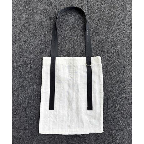 [^ԁFBO3MGM0207]2025SSfUCCobOƂĂ͂ATuobOƂĂg₷g[gobOłB́Ag[oCJ[̃XgCvngpĂAlۂdグȂV[YAbNX͋C̃fUCƂȂĂ܂Bnĥ肰ȂSvg|CgBʃnhɂ͊ۃJritĂAL[`[CzP[XȂǂ|邱Ƃ\łBA4TCY֗ȑ傫łBi̎舵@ɂ܂ẮA^OɋLڂĂu舵̒Ӂvu\vmFB̐̓Tvĩf[^łBۂ̏iƎdlقȂꍇ܂Bi摜̓TvgpĂ邽߁Aۂɂ͂鏤iƐFTCYȂǂ̎dlɕύXꍇ܂B\߂B