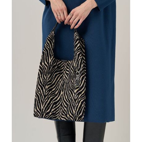 [^ԁFBO3MGW0404]2025AW莝|OKAX^COɍ킹Ċy߂韭obOfUCԐlC2WAYGRobOV[YVAVfނoBnhtČ|AnhOĎ莝\2WAYfUC̃GRobO^g[gBTug[gƂĂ􂷂֗ȃACełBfނɍAꂢڂɂJWAɂ킹邱Ƃ\łB̓̋CR[fBl[gɍ킹AςĊy߂̂ꂵ|CgłBi̎舵@ɂ܂ẮA^OɋLڂĂu舵̒ӁvmFB̐̓Tvĩf[^łBۂ̏iƎdlقȂꍇ܂Bi摜̓TvgpĂ邽߁Aۂɂ͂鏤iƐFTCYȂǂ̎dlɕύXꍇ܂B\߂B