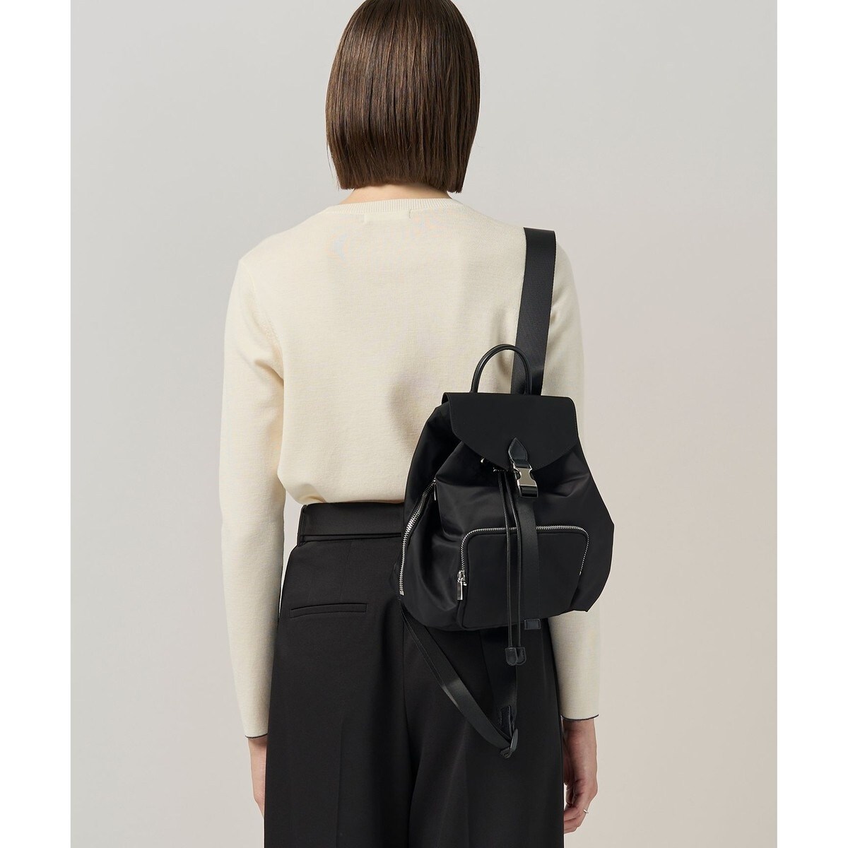 人気のため新色追加・A4サイズ収納可・撥水】8ポケットナイロン