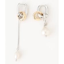 チャームピアス