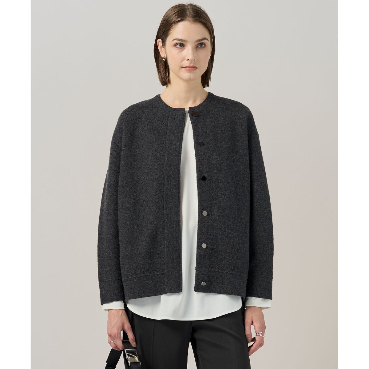 美品 自由区 エンブロイダリーブルゾン 40サイズ 完売品 春軽アウター ジップ 美品 自由区 エンブロイダリーブルゾン 40サイズ 完売品 春軽