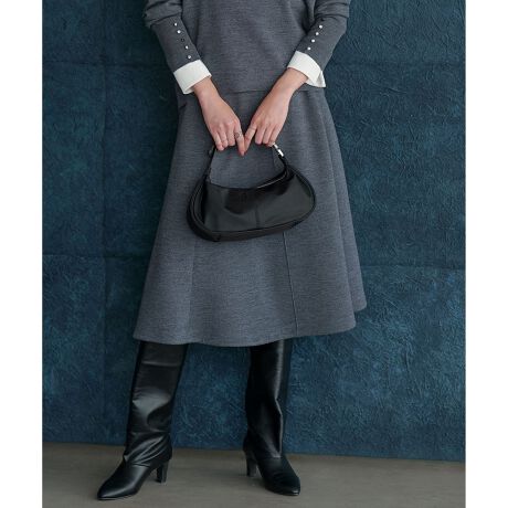 [^ԁFSKCYGW0518]2025AWSnǂ炵Al̃jbgtAXJ[gfUC悢tA炵ۂ́A~h̃jbgXJ[gBÂ[hȈۂɂȂ悤AqbvC͂ƁAcC̒ɏ_炩tA悤ȃVGbgɂ܂BV[ēɔzƂŃfUCA茩Ă܂BEGXg̓SꂽdlŁAE₷XgXt[ȒSn|CgBV[ỸvI[o[Ƃ̃jbgAbvX^CO߂łBfރI[XgAE[̒łgbvx̃EgGNXgt@CE[IʂA\tgłȂ߂炩ȕo鍂E[fނgpĂ܂By₩ŐꂽnCNIeB[̑fފ𑶕ɓZɂ̃E[fނŁAVL[Ŋ炩ȋɏ̃^b`ƃRpNgȖږʂȂ܂łB̓|GXeō\ꂽڌҒn̂߁AX|fBbVŃX[W[ȎA܂ɌyVGbgfjbgnɂȂĂ܂Bi̎舵@ɂ܂ẮA^OɋLڂĂu舵̒Ӂvu\vmFB̐̓Tvĩf[^łBۂ̏iƎdlقȂꍇ܂Bi摜̓TvgpĂ邽߁Aۂɂ͂鏤iƐFTCYȂǂ̎dlɕύXꍇ܂B\߂B