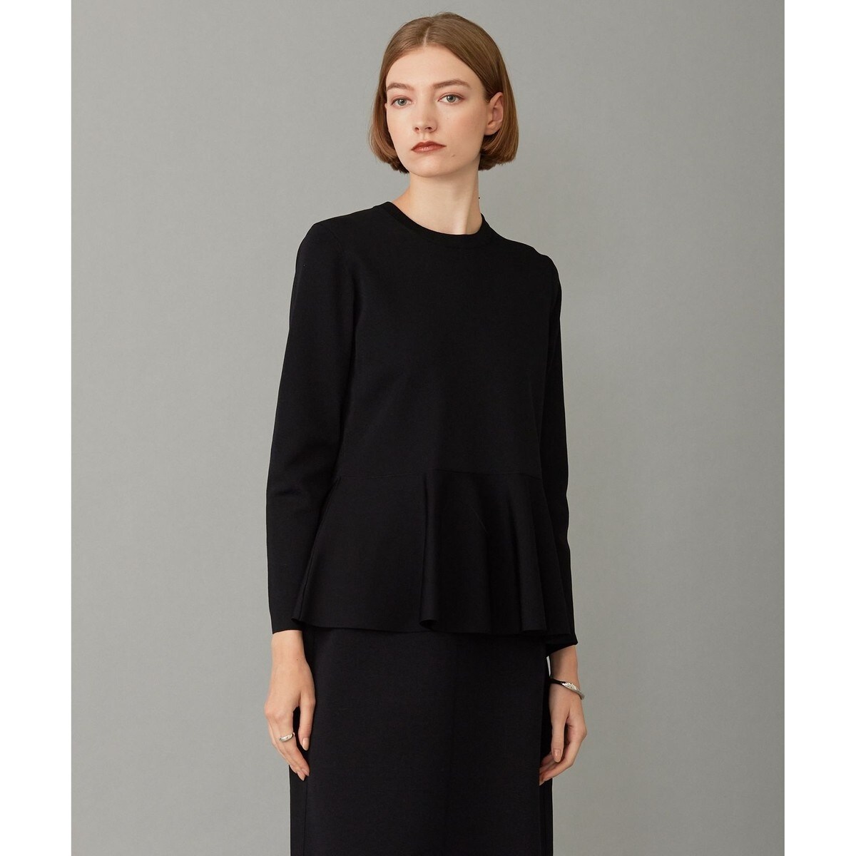 【WEB限定・洗える】シンセティックヤーンスムース ペプラムニット ICB(アイシービー)の【WEB限定・洗える】シンセティックヤーンスムース