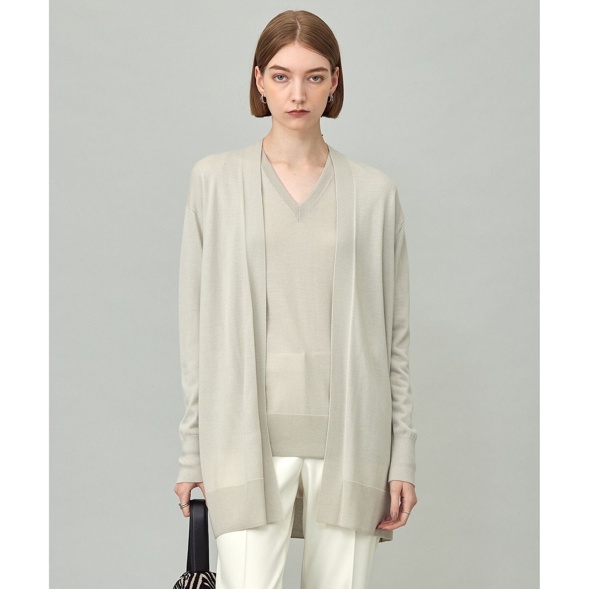 icb 洗えるコンパクトウールVネックプルオーバー カーディガン　アンサンブル icb 洗えるコンパクトウールVネックプルオーバー カーディガン