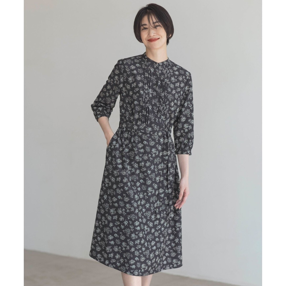 cottonジャガード　スラッシュ開きパフ袖ＯＰ　クラシカルなフラワ～　ハンドメイド cottonジャガード スラッシュ開きパフ袖ＯＰ クラシカルなフラワ