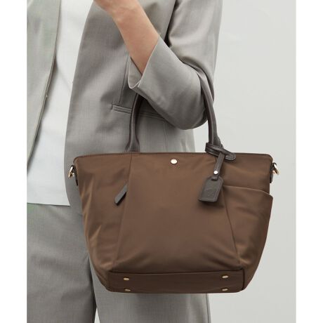 [^ԁFBO2JGM0360]g[gƎ΂߂2waydlIxTCỸ~fBAg[gobNfUCfC[ɂg邿傤ǗǂTCY̌yʃiCg[gobOBԂ̃iCg[g̃~fBATCYWEBœoꂵ܂By₩ȃiCƁAɍ̂{vgpAg[gƎ΂߂łgp2way^CvBybg{gⒷzeʂŁAt@Xi[̊JňSĂgp܂BOƌATChɃ|PbgĂAo̍ۂɏo₷dĺBL[`[pXP[XȂiXǕt̃xgÃ|Pbg[ĂāAו̐₷@\IȃobOłBǂȃR[fBl[gɂ킹₷Vvłꂢ߂ȃfUCȂ̂ŁAog܂ŁAL􂵂܂BJ[͍킹₷X^_[hȃubN(#005)AlCr[(#075)ƁAVbNȑlJ[̐VFuE(#130)AR[f̃|CgɂȂi̗ǂVFX[NsN(#012)4FWJBfޔ̂ꂢ߂ȃiCfނłBʂ̂iCŁAƐ@AJ̓łgAĂꂵ₷ŷBv͉̂邵Ƃ݂̂̂gpBvŒg܂B|Pbg\FOɃt@Xi[|Pbg~1ATCh|Pbg~1AɃI[v|Pbg~1Fybg{gz_[~1At@Xi[|Pbg~1AI[v|Pbg~1V[YACeEV_[obN(BO2JCS0310)Eg[gobN1(BO2JCS0320)Eg[gobN2(BO2JCW0330)E|VFbgobN(BO2JCS0350)ʂ͉îł͂܂BBi摜̓TvgpĂ邽߁AFTCY̎dlɕύXꍇ܂̂ŁA\߂B