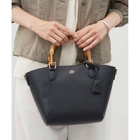 [^ԁFBO2JGA0610]Gߊ𐷂グIʂȃAWA}`wayou[obNfUCŋGߊYĂou[obNB̃Xgbv𗯂߂邱ƂŃtH̕ωy߁Aו̗ʂR[fBl[gɍ킹ăVGbgAWł܂BɁAt̃OV_[̓g[g{̂ł͂ȂAꂽ|[`ɂt\B|VFbgƂĂg}`WAYdlŁAV[ɉg܂Bybg{gⒷz܂AfC[炨oɂL􂵂܂BJ[͗̂#005ubNAjAX̌#030JA炩y₩#103O[W~It3FWJłBfޏiȃV{H{ꂽtFCNU[gpBV{ɂARŗDȕ܂Aڂɂ݂̂㎿܂BɁAtFCNU[͑̉Ȃ炳Ɛ@邽߁AJłSĂgpāA₷fނłBi摜̓TvgpĂ邽߁AFTCY̎dlɕύXꍇ܂̂ŁA\߂B