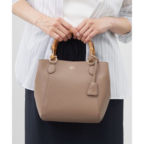 [^ԁFBO2JGA0610]Gߊ𐷂グIʂȃAWA}`wayou[obNfUCŋGߊYĂou[obNB̃Xgbv𗯂߂邱ƂŃtH̕ωy߁Aו̗ʂR[fBl[gɍ킹ăVGbgAWł܂BɁAt̃OV_[̓g[g{̂ł͂ȂAꂽ|[`ɂt\B|VFbgƂĂg}`WAYdlŁAV[ɉg܂Bybg{gⒷz܂AfC[炨oɂL􂵂܂BJ[͗̂#005ubNAjAX̌#030JA炩y₩#103O[W~It3FWJłBfޏiȃV{H{ꂽtFCNU[gpBV{ɂARŗDȕ܂Aڂɂ݂̂㎿܂BɁAtFCNU[͑̉Ȃ炳Ɛ@邽߁AJłSĂgpāA₷fނłBi摜̓TvgpĂ邽߁AFTCY̎dlɕύXꍇ܂̂ŁA\߂B