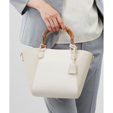 [^ԁFBO2JGA0610]Gߊ𐷂グIʂȃAWA}`wayou[obNfUCŋGߊYĂou[obNB̃Xgbv𗯂߂邱ƂŃtH̕ωy߁Aו̗ʂR[fBl[gɍ킹ăVGbgAWł܂BɁAt̃OV_[̓g[g{̂ł͂ȂAꂽ|[`ɂt\B|VFbgƂĂg}`WAYdlŁAV[ɉg܂Bybg{gⒷz܂AfC[炨oɂL􂵂܂BJ[͗̂#005ubNAjAX̌#030JA炩y₩#103O[W~It3FWJłBfޏiȃV{H{ꂽtFCNU[gpBV{ɂARŗDȕ܂Aڂɂ݂̂㎿܂BɁAtFCNU[͑̉Ȃ炳Ɛ@邽߁AJłSĂgpāA₷fނłBi摜̓TvgpĂ邽߁AFTCY̎dlɕύXꍇ܂̂ŁA\߂B