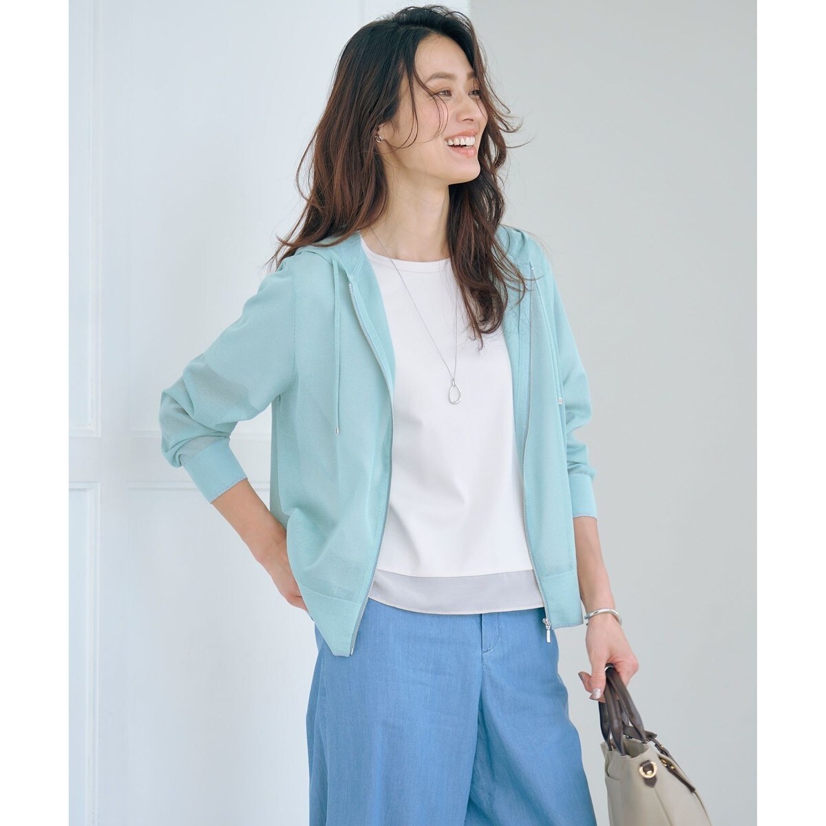 WEB限定カラーあり・洗える】SHEER LIGHT KNIT ラメ パーカー | J