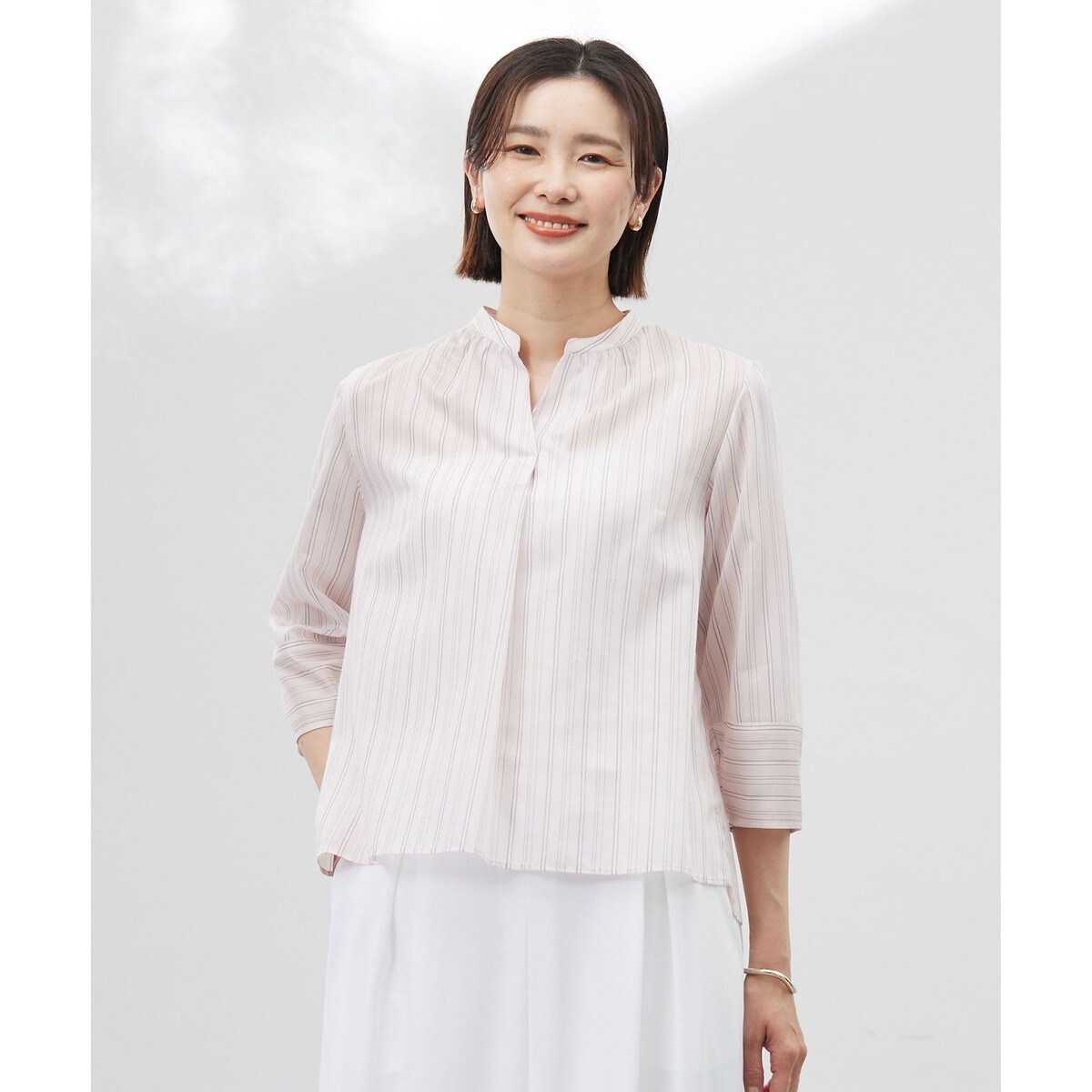 【美品】23区(店舗限定/洗える)プレザンスジャカード ペプラム ブラウス 38 一部店舗限定／洗える】プレザンスジャカード ペプラム ブラウス
