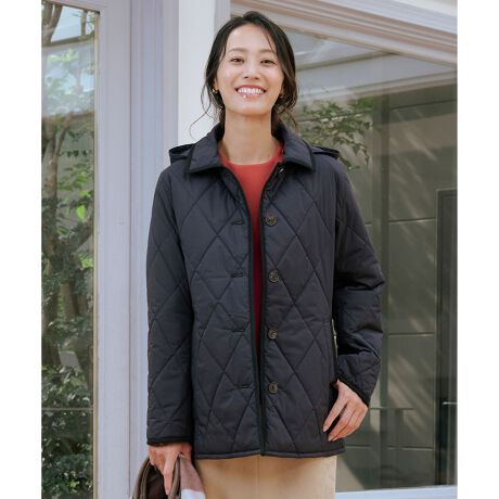 [^ԁFCMGTGW0050]V[ɍ킹ăt[hO\IV[gŏt܂Œ񂹂AJ̓SȃLeBOR[gfUCsɍEꂸApĒx[VbNȃfUC͂̃V[gLeBOR[gBt[h͎O\ŁACV[ɍ킹ăAWł܂BƂ̂{NV[VGbgŁAɌ̃jbg킹₷TCÝBJ.PRESSIWi̖tgpĂAɂ͂ȂʊvXĂ܂BȂɂ͕ۉɗDꂽfނgpAHt܂ŃOV[Y܂BJWAɂꂢ߂ɂ킹₷gbh1ŁALV[Ŋ􂵂Ă܂B̏㕔ɂ̓`FbN{OOe[vAɂ͖ngpBɂ`FbNA肰ȂvXĂ܂BłBJ[́A_炩ȕ͋C̃AC{[(#002)AȂ݂ǂx[W(#033)A񂵂₷x[VbNȃlCr[(#075)3FWJłBfޔ̖тׂ@ۂAxɐDグ|GXe^t^fނgpBɂӂƂc݊邱ƂŁA_炩ȕoĂ܂B܂AĂ邽߁AߕɊɂAx^syBiɃLeBOH{ƂŁA\ʂ̌򊴂Kxɗ}AiŗɁBɕ\ʂɂ͝H{A@\ʂłdオłBSTCY͒ʏ݂̔̂ƂȂ܂Bi摜̓TvgpĂ邽߁AFTCY̎dlɕύXꍇ܂̂ŁA\߂B