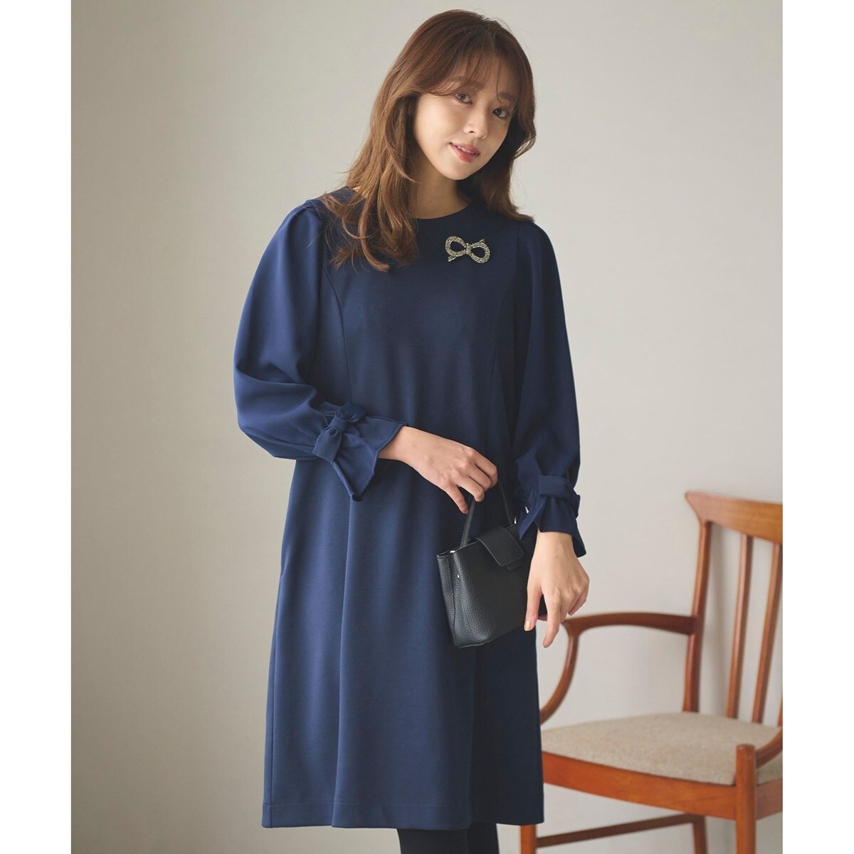 美品【Feroux】ラッフルバイカラートリムワンピース 楽天市場】ラッフルバイカラートリム ワンピース／フェルウ