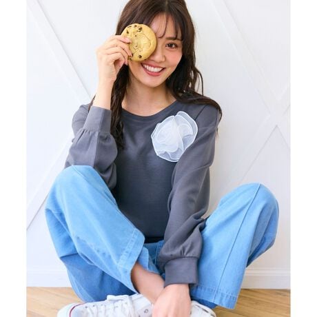 [^ԁFKKPFGS0201]RT[W`[tۂA_{[vI[o[fUCFerouxőlCȃ_{[fނgāAgh̃RT[W`[t̃vI[o[܂BJWAɂȂ肪ȃXEFbgvI[o[łA炩ȕ\ʊ̃_{[fނō邱Ƃłꂢ߂ȕ͋CŒꖇɁBVA[nRT[W^ɂĂ̂ŁAXEFbgɓ݂ꖇŎɂȂ悤ȃACeɎdオ܂BJ[̓AC{[AsNAu[O[AsN4FWJByFabriczȂ߂炩ȔG̃_{[fށB򂪂肳Ƃ\ʊŁAʏ̗уp[J[ꂢ߂ɒȂĒfނłByStylingzfjXJ[gpcƍ킹ăJWAɂ܂Ƃ߂ÃcC[h̃tAXJ[gƍ킹čۂltF~jR[f߂łBi摜̓TvgpĂ邽߁AFTCY̎dlɕύXꍇ܂̂ŁA\߂B