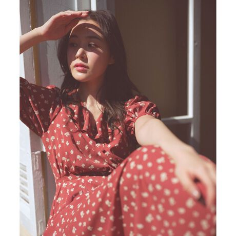 [^ԁFOPPFGM0500]gK[[ȏԃvg̃JVN[fUCs[XfUCgȏԕ炵AltF~jȃJVN[fUCs[XB񌳂ƌAɂ͂肰ȂtvX邱Ƃŉ炵DۂɎdグ܂BEGXg͍׃{ŌԎdlɂȂĂOǂłAW\łBɂ̓EGXg̍i𒲐ł̂ŎD݂̃VGbgŒȂ܂Ig[2FWJŁAÂ}iȉ؂₩oBfC[g͂Aof[gV[ɂ҂̈ꒅłByFabriczԕvgfVfށBbhAuEƂɐF̃g[T߂ɁAlۂۂɎdグ܂ByStylingzT_JSobNȂǁAJWAȉďƂ̃R[fBl[g߁I[΍ɃVA[J[fBKiKRPFGM0500jɎ΁AloX^Cdオ܂B