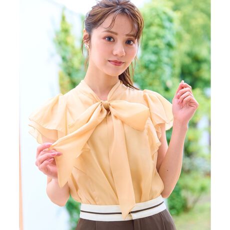 [^ԁFBLPFGM0600]؂₩ȃ{^CfuEXfUCӂƂy₩ȃVA[fނɁA؂₩ȃ{^CftF~juEXB܂DރtX[uA炵āACɂȂ̘r悭Jo[܂BiȔ򊴂Ə_炩ȕŁAItBXX^C₨oAĂ΂V[ɂ҂1łByFabricziȔ򊴂Ə_炩ȕ̑fށByStylingzXJ[g킹͂Ã}[xgfUC̃pc킹G߂łBi摜̓TvgpĂ邽߁AFTCY̎dlɕύXꍇ܂̂ŁA\߂B