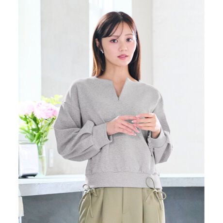 [^ԁFKKPFGA0901]L[lbNۂ _{[gbvX fUCJWAȕ\̒ɃtF~jЂƂAȍ_{[fނ̃gbvXłBӂƂ݂ȂAy₩łƂSńI񌳂͔̂L[lbNfUCŃtꂽۂɁBɂ͒悭{[A炵VGbgɎdグ܂B̃udlŒ̃oX₷AĈ܂܂łLC܂Bfނ̃XJ[gƍ킹ZbgAbvR[f߁Io烊bNX^C܂ŕL􂵂ĂA\gbvXłIyFabricz_炩Ȗȍ_{[fނgpByStylingzfރXJ[giSKPFGA0901jƂ̍킹ŁAFeroux 炵}CX^C܂Ii摜̓TvgpĂ邽߁AFTCY̎dlɕύXꍇ܂̂ŁA\߂B