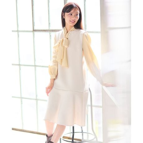 [^ԁFOPPFGA0900] p[߂ i_{[WXJfUCƂ݂ƒe͂̂_{[fނgpASnƔVGbg𗼗WXJłB\ʂ͏_炩炩ȃ^b`ŁAKItF~jȈۂvXL[lbNɁA肰Ȃ߂p[̑YA܂؂₩Ɏdグ܂B~fB̃VGbǵAFerouxŐlC̒ԃoXB̓pvX烍Ou[c܂ŕL킹₷AV[YʂĊ􂵂ĂDGACełBCi[ŕ͋Cς̂ŁA񂵂R݁IyFabricze͂̂̃_{[Jbg\[VGbgBVF̃u[O[VNIyStylingzuEXƂ̃C[hFeroux \邫ꂢ߃X^CɁI{iIȓ~̎ɂ̓jbg^[gƂ̃C[h߂łBi摜̓TvgpĂ邽߁AFTCY̎dlɕύXꍇ܂̂ŁA\߂B