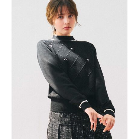 [^ԁFKRPFGW0007] {hJ炵A_CAjbggbvXfUC@ׂȃ_CA̕ҒnɁA肰Ȃ{`[t̎hJtF~jȃjbgBÂȂ肷Ȃ悤oCJ[̃C񌳂ƑɎ{AŜ߃oX̎ꂽfUCɎdグ܂BnClbNdlŏH~炵ƊAXJ[gɂpcɂ킹₷ŁALR[fɊł܂BJ[ɂĈۂς邽߁AFႢőĂB {DɂAȂlK[[ȃX^Cy݂ɂA߂1łByFabriczOV[YĂ\tgȓ̃jbgfށByStylingzpcłXJ[gł킹₷ɎdグĂ܂Bfނ̃jbgJ[fBKiKRPFGA0004jƃATuŒp̂߂łBi摜̓TvgpĂ邽߁AFTCY̎dlɕύXꍇ܂̂ŁA\߂B