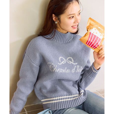 [^ԁFKRPFGW0200]1ŗlɂȂIWK[hnClbNjbgfUCɑ_ɂ{~^O|Cg̃jbgvI[o[B߂̃{ƃ^OWK[h҂݂ŕ\܂BJWAɒȂI[o[TCYȃfUCɎdグĂ܂B݌̓nClbNfUC1Ō܂₷AȂACełBӂƂ炩ȎgpAyƎG̗ǂ܂BƐɃC炢JWAȈۂۗ܂ByFabricz炩^b`̃jbgBƂŁAjbg̒gȈۂ`fފłByStylingztF~jJWAȃX^Cɂ҂łBy₩ȑfފ̃eBA[hXJ[gƂ͔̑QI▭ȏ䊴Ȃ̂ŁAXJ[g̑pcX^Cł炵p܂Bi摜̓TvgpĂ邽߁AFTCY̎dlɕύXꍇ܂̂ŁA\߂B