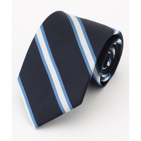 [^ԁFTROVGM0001]gfBViX^CےARgW^^Ch[XgCv^C̋NF19Ỉp[XgCvlN^C̃[ćA19ỈpIbNXtH[hwɂ܂ők܂BwwZ̃J[g{XqOA񌳂Ɍ񂾃X^Cn܂ƂAꂪ݂̃XgCvlN^Č^ƂȂ܂B[R琶܂ꂽgW^^Ch[̉pRł́A̖͂̐FꂽlN^C̗p悤ɂȂAgW^^ChƂ̂aBṕgWgiregimentjh́uAvӖAR̕Ґɂčōʂ̑gDw܂B̗RwiAW^^CɈw̓ʊ炵Ă܂B[AJւ̓`F1919N̍cqK[W^^CAJɓn̂1919NB̉pcqAJ[̐ԁ~̃XgCvlN^C𒅗pēnĂÃX^CuԂɘbɁBAJ̐lXt@bVƂĎn߁AW^^C̓AJgfBVȉےIACeւƐi܂B[Eƍ̈Ⴂ[[bpiɉpjł́AlN^C𐳖ʂ猩č̃XgCv`IBAJł́go[XhƂĉE̗p邱ƂAJ.PRESS̃W^^C̉E{ƂĂ܂Bp̌RwZ̏ƍȂ悤AăXgCv̌tɂƂcȂǁA̔wiɂ͋[j܂B[gfBViX^C̃V{[jƃXg[[wW^XgCv^ĆA܂ɃgfBViX^ČACeB𒴂Ĉ邻̖͂́AI[ZeBbNȃ[h[u߂ɂƂČȂ݂ƌł傤B