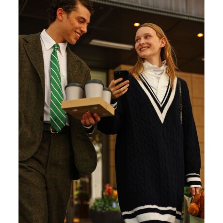 [^ԁFKROALS0701]sJ.vXIWiXtƁsN[Gt̏R{[Vł͂A ʂȃJvZRNVIuGOOD GIRLvL[[hɁAɔ߂vbs[D̐SUANVbN&_ȃCibvB`fZ[^[ŃhXAbv[ [߂VlbN܂ƌA炵BfSUPER CRIMP FINE LAMBSWOOLi18.5}CNj̋ɍ׃YE[gpB @ۂ̃NvikjA\ۂQɂAɌyȕ܂B ӂƂc݂Ə_炩ȔG肪́BVGbg / TCYS̓IɂƂoM[VGbgBĝ̃CE킸AbNXȂiȗ\܂B悢䊴ŁA^Ccu[cApvXȂǕLX^COɑΉ܂Bdl܁EEɔzzFCA`fZ[^[炵gbhȕ\oBg̓P[u҂݂ŗ̊A_炩ȑfނ̒ɃnvX܂B[߂VlbN炵𐶂݁AC[hňۂ݂ɕς܂BR[fBl[g/֘AACeH~̓^[glbNVcC[hăNVJɁBꖇłƒ΁Au[c킹Ŕ̂iJWAɎdオ܂BWPbg`FX^[R[gHD΁AmIŃgbhȃ[hoBANZT[XJ[tYāAV[ɍ킹Ȃy߂閜\s[XłBfEu摜̏i̓TvłBۂ̏iƐFAdlAHATCYAfޓ኱قȂꍇ܂BFEfBe[ɊւẮAnK[(݂)摜AmFBƖ̊֌WɂAۂ▾邭ꍇ܂B܂p\RȂǂ̊ɂA኱iƉ摜̃J[قȂꍇ܂B\߂܂B