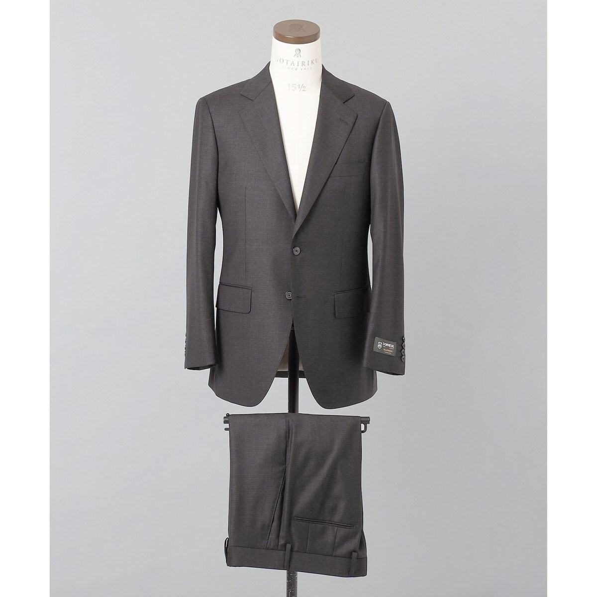 美品　ニューヨーカー　ロロピアーナ　セットアップスーツ　ダークグレー　ストライプ Loro Piana Fabric】365 通年スーツ(ネイビー×ストライプ