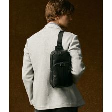 【軽量/コンパクト/牛革】オイルドレザーボディー バッグ