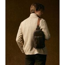 ジョセフアブード(JOSEPH ABBOUD)の【軽量/コンパクト/牛革】オイルドレザーボディー バッグ