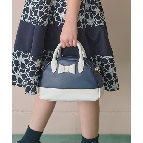 [^ԁFBO3HGS0001]fUCvgpĂAϋvȂyʂŁAgɂKĂ܂B{fUC|CgłB|Cg\ȃV_[XgbvɂlXȑ̌^̂qlɃtBbgAg܂BV_[XgbvOĂg܂BJ[t炵sNƁAx[VbNŎg₷lCr[2FWJłBBei̓TvgpĂ邽߁Aۂɂ͂鏤iƎdlTCYقȂꍇ܂B