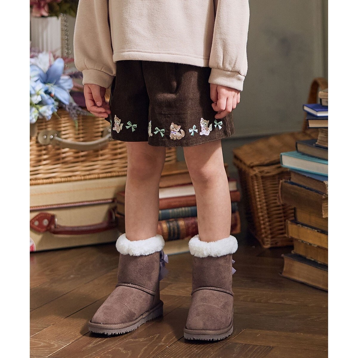 ネコ刺繍 コーデュロイ ショートパンツ