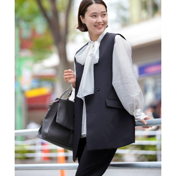 URBAN RESEARCH（アーバンリサーチ）の「ノーカラージレ（ベスト