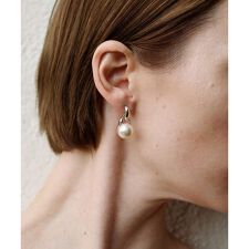 Sophie Buhai　Everyday Pearl Earrings