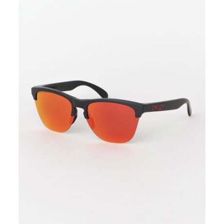 [^:937404]sOAKLEYt̑\IfAFrogskins̎ヂf1985NɓoꂵĈȗAT[t@[EXP[^[Ȃǂ̃ANVX|[c~[WV𒆐SɐlC𔎂ACEFABȃACRjbNȃf̃CtX^CACEFAւƔŴ{AFrogskins LiteBt[fUCɂFrogskinsł͏ƂȂn[t^Cv̗pBUnobtaniumfނ̃m[YpbhŁAJȂǂɂAtBbgL[vĂ܂BLEɌy|Sn̓X|[cV[݂̂Ȃ炸At@bVV[ł􂷂邱ƊԈႢȂACełBOAKLEY(I[N[)JtHjÃACEFAuhŁA1975NɃWEWi[hɂn݁B̓gNXBMXp̃nhObṽ[J[łA1980NɃX|[cpS[O𔭕\A1984Nɂ̓ACEFAƊEɖ{iQB@\IfUCՌ^AuԂɃX|[cTOXɂ\IuhƂȂB݂ł́A싅EStEXm[{[hȂǂ̑̃AX[gpĂBi͂̍ۂ̔[íAؖ鏑ނƂāAۏ؏Ƌɑ؂ɕۊǂĂB̏ȉ͍ɂ͒uȂłB̑舵Ɋւ܂ẮAiɕt̃AeV^OBY : ~[Yߗ : 17%Oߗ : 1.0%ȉ