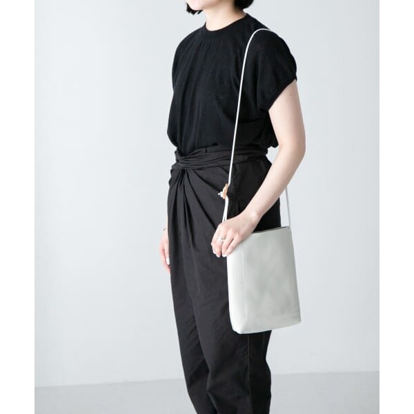 ATELIER 4.5 アトリエヨンテンゴ ゴートレザーワンショルダーバッグ ATELIER 4.5 アトリエ4.5 ゴートレザー ワンタッチ ショルダー