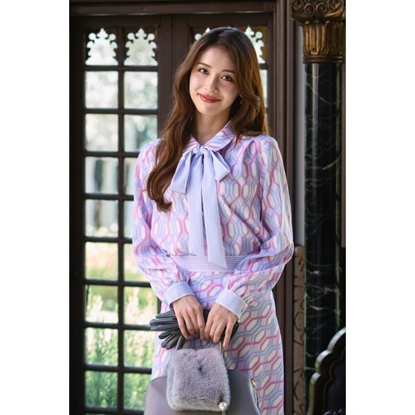 ◇ジオメトリックラインプリントブラウス | ピンキー＆ダイアン