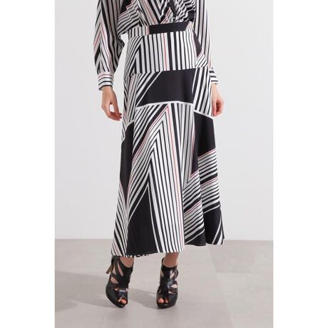 [^ԁF0315120311]ڂ_Ȋ􉽊w̃XJ[gBEGXgqbvɂăXbLƂVGbg`A؂ւ琞ɌėDɍL鏗炵C͂̃XJ[głBh[v̂fނy₩ɗhAp҂̓ɍ킹ăGKgȈۂ^܂Byfސz_Ȋ􉽊w͗l͂̃vgB݂ƍׂ݂ɐDꂽXgCvgCAOgݍ킳AANZgC|CgɂȂVvȂ݊̂vgłBx[Xɂ̓VN̂悤Ȋ炩Ȏ̔̃fVfނgp܂ByizXgb`Ȃ^et@Xi[^n^񂪌䓧^Ȃ|n^|^Ȃ|ň^|Lk^Ȃ|VGbg^X^_[h