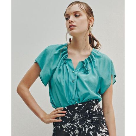 [^ԁF0315210611]򂪏iȃ[fނ̔uEXBlbNɋz̕RʂăMU[Ay؂₩ȈۂĂ܂BVA[̂CȑfނɁAԂ̃S[h̃{^iȃANZgB̓XbgŃpcɃn[tCȂfGłByfސzVN̂悤Ȍڂ̃gAZȃ[BƏ_炩AgAZ̓łz̍̓ƂׂƂ}AKɉ߂܂BVL[ȎƖȂ̃i`oXǂꂽfނłByizXgb`Ȃ^O{^J^nȂ^|n^Ȃ|^Ȃ|ň^|Lk^Ȃ|VGbg^X^_[h