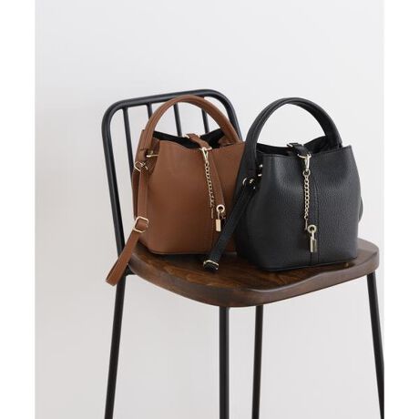 [^ԁF0315280002]AULENTTIiIEeBj2019NɃX^[gobOuhłBAULENTTI̓obOYƂ̐ȃC^AEtBcF𒆐SƂC^Ãt@Ng[ŐYĂ܂BVNU[̓ƓȎNVJȈۂ^郏nhg[gobOBV_[Xgbvt2WAYdlŁA|łg܂Btgɐꉺ싞iJfijANZgƂȂAiȕ͋CoBRpNgȂAgѓdbⒷzAσ|[`Ȃǂ[łTCYłByiz19X18X14^nh̍PS^|PbgwQ^JɃXibvt̃tbv^V_[Xgbvt